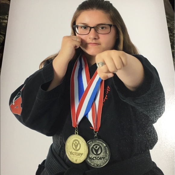 Meet your Posher, Natalie - Picture 2 of 5